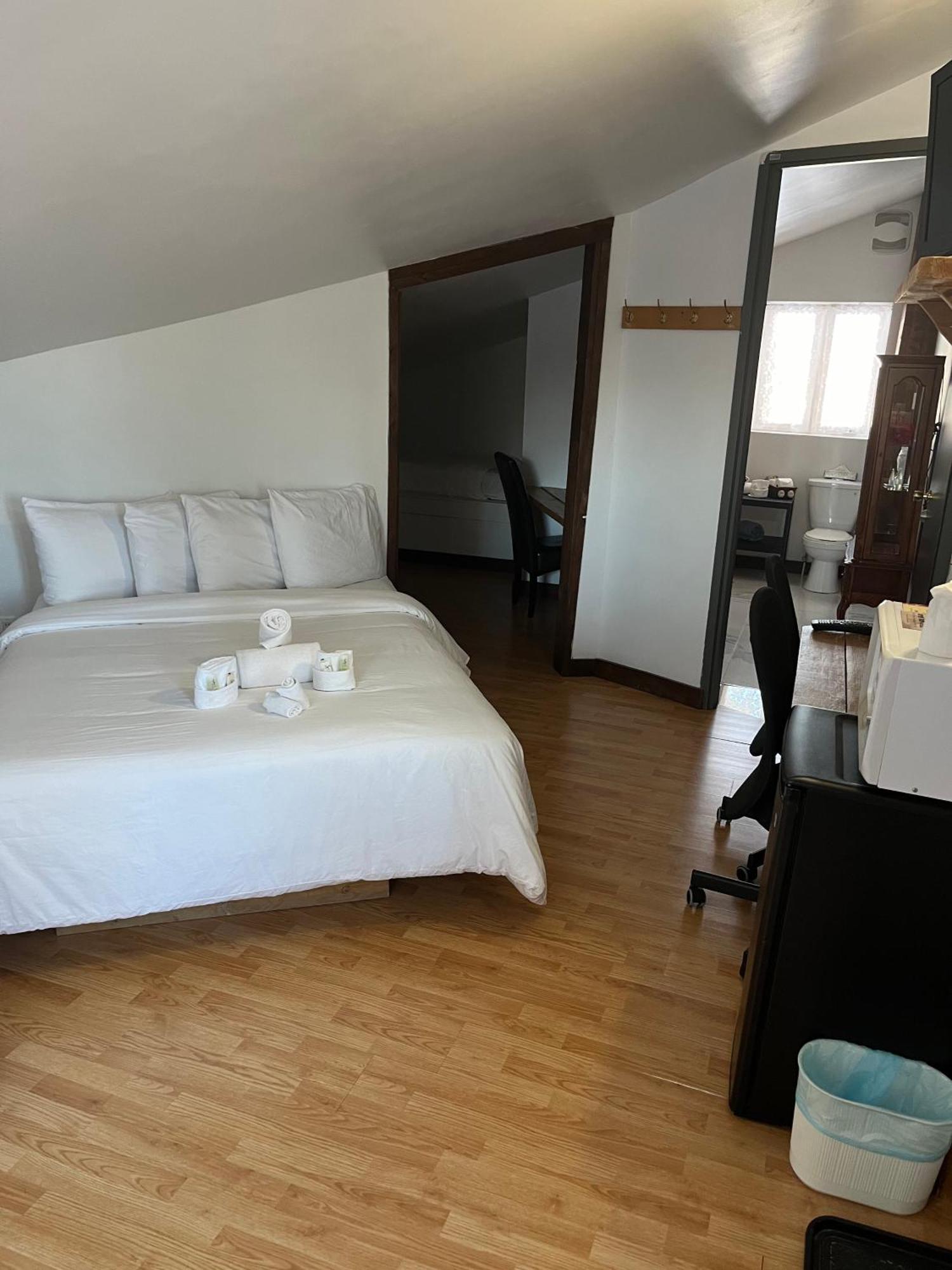 Auberge De Ferme-Neuve Lac-Saint-Paul Buitenkant foto